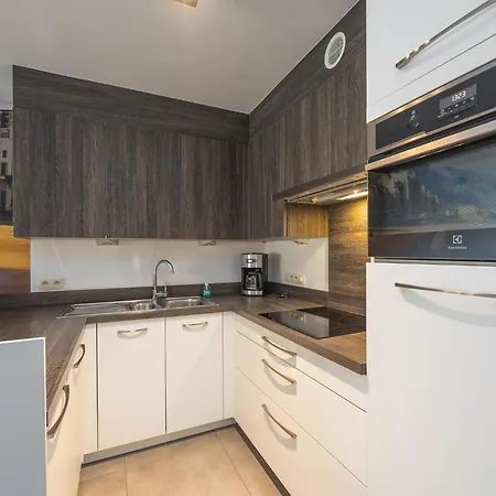 Kingston I - 0701 + Parking 3 Lägenhet *